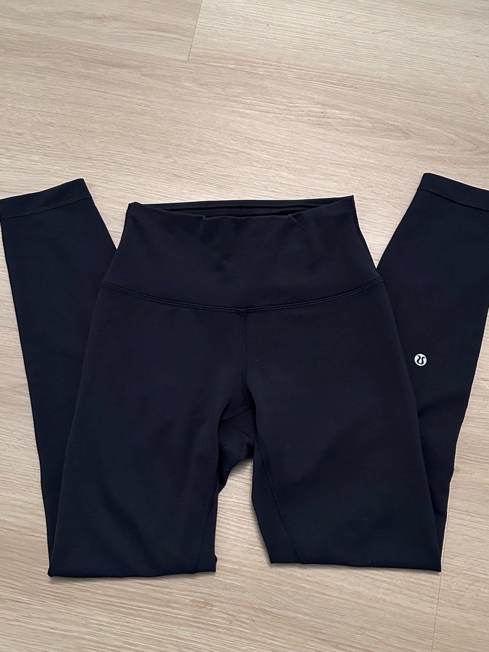Lululemon - Picture 2 of 8